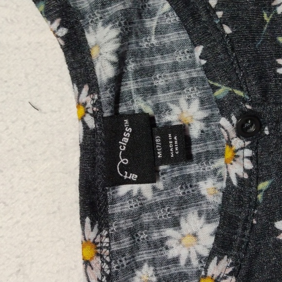 Girl's Art Class Button Down Shirt - Picture 2 of 4